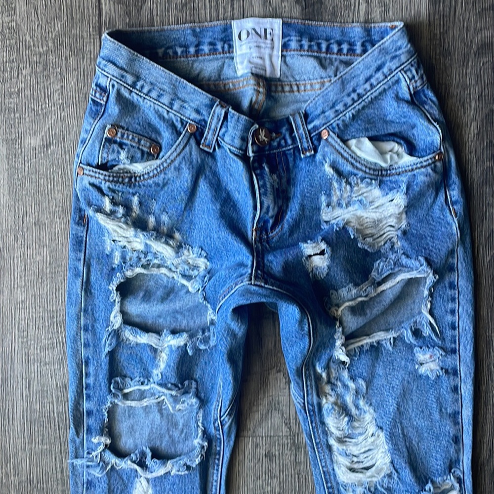One tablespoon distressed style denim jeans.(24) - Picture 11 of 16
